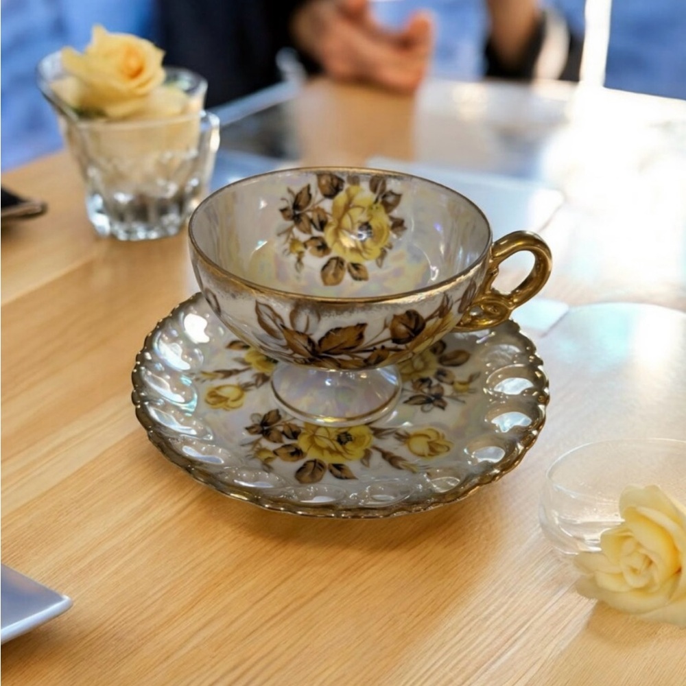 Vintage Royal Sealy Japan Teacup and Saucer - Picture 3 of 10